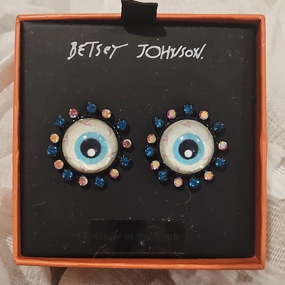 BETSEY JOHNSON SPOOKY EYE HALLOWEEN EARRINGS